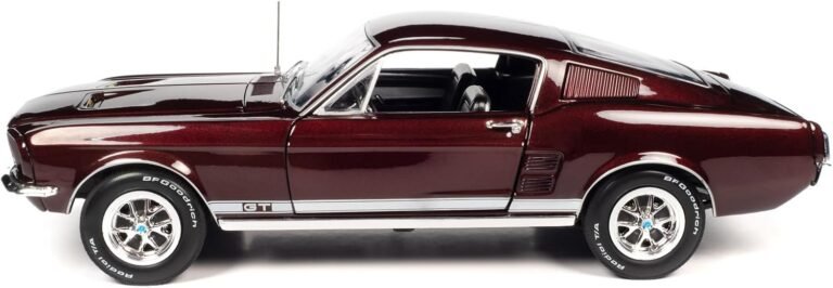 American Muscle 1967 Ford Mustang 2+2 GT 1:18 Scale Diecast Review