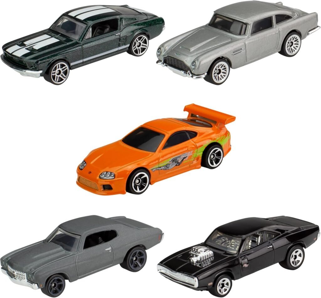 Hot Wheels 1:64 Scale Die-Cast Toy Cars 5-Pack, Set of 5 Toy Race Cars, Hot Rods, Character Cars, Rescue or Pick-Up Trucks (Styles May Vary)