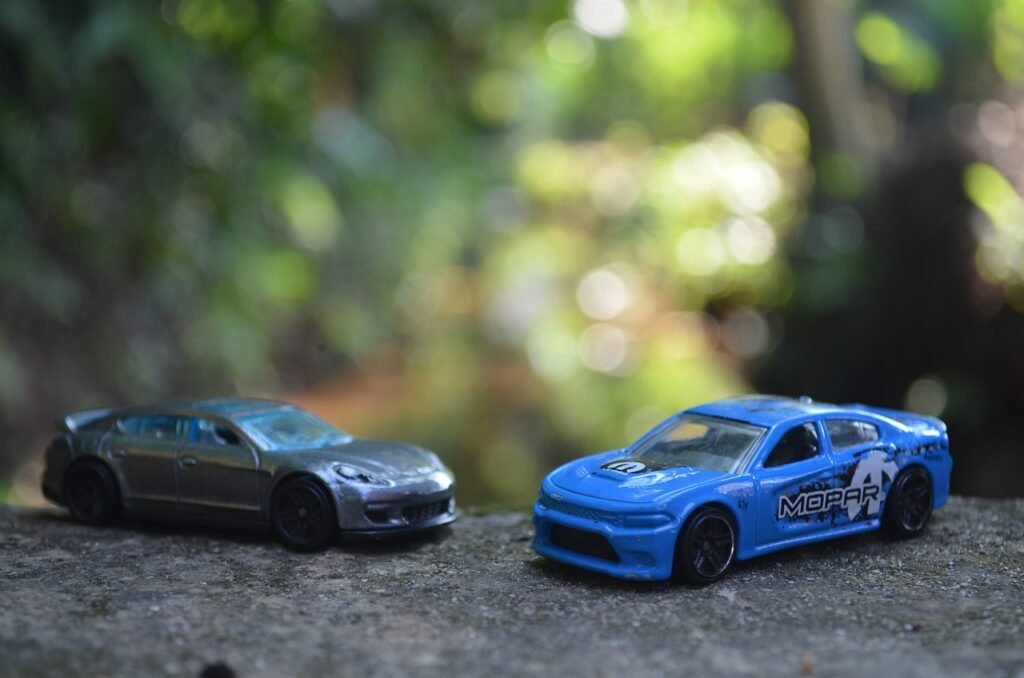 Hot Wheels Factory Fresh 1:64 Scale Die-Cast Vehicle (Porsche 911 Carrera RS 2.7)