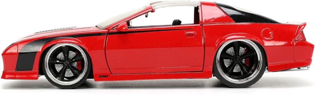 Jada Toys Big Time Muscle 1:24 1985 Chevy Camaro Die-Cast Car (Red), Black