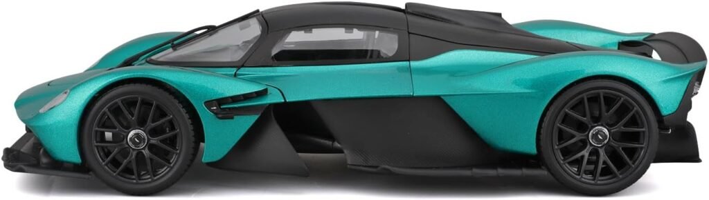 Maisto 1:18 SE 2022 Aston Martin Valkyrie