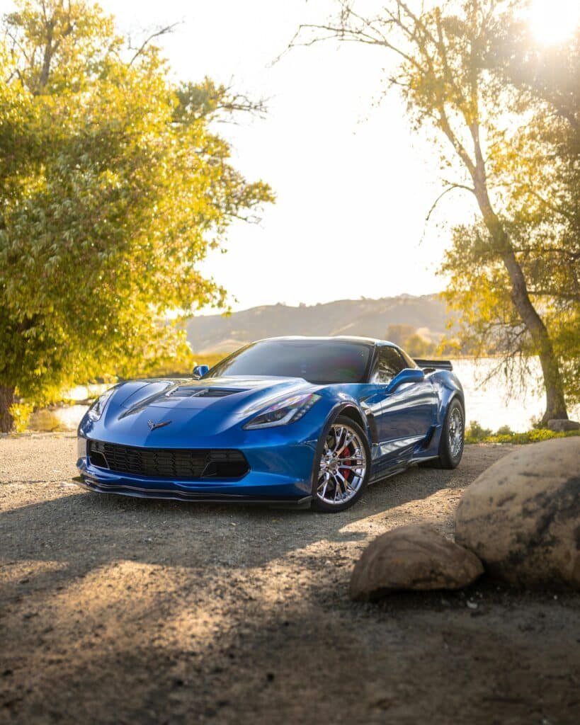 Maisto 1965 Chevy Corvette, Blue 31640BL - 1/18 Scale Diecast Model Toy Car