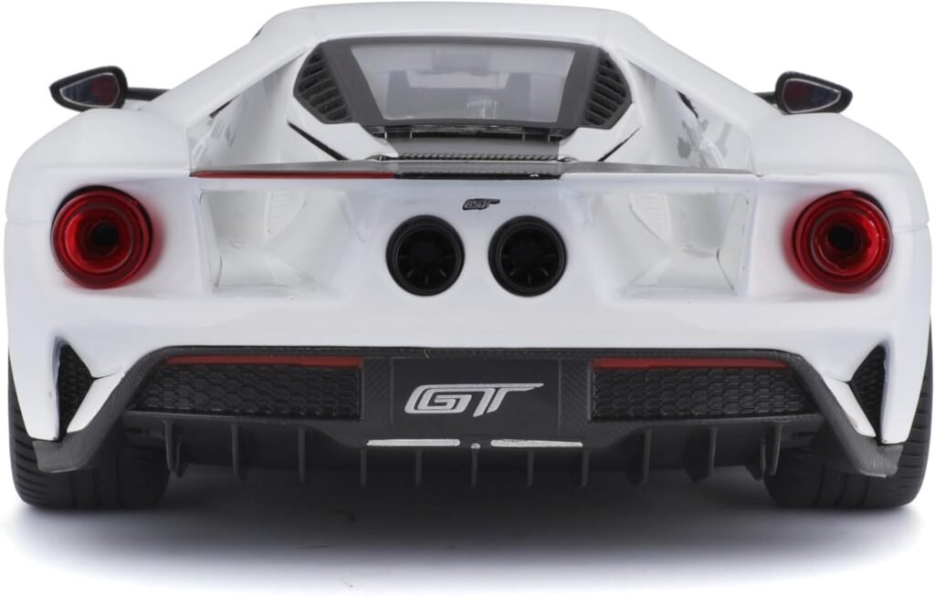 Maisto 2021 Ford GT #98 White Heritage Edition 1/18 Diecast Model Car