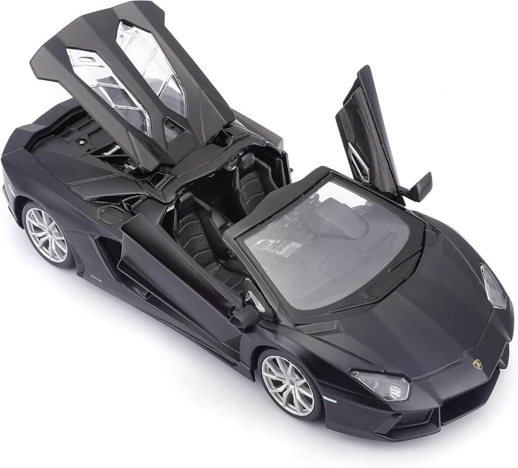 Maisto Lamborghini Aventador LP 700-4 Roadster Die Cast Vehicle (1:24 Scale), Colors May Vary