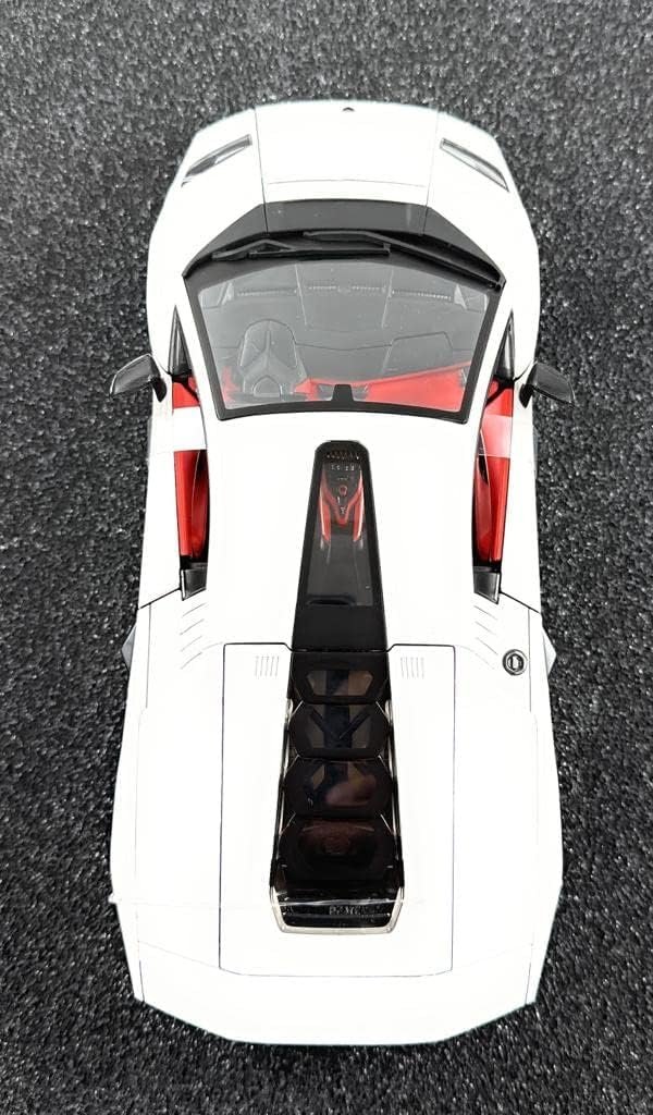 Maisto M31459 Lamborghini Countach LPI 800-4 Super Car-1:18 Scale Cheong Die Cast, White