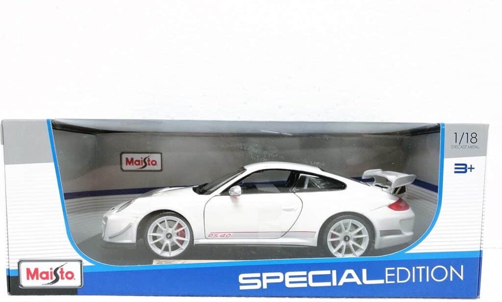 Maisto Porsche 911 GT3 RS 4.0 White 1:18 Scale Car Special Edition