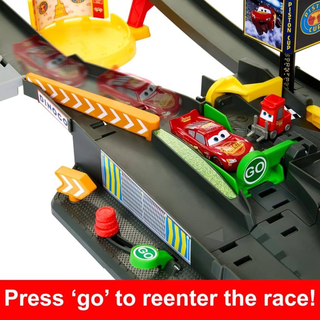 Mattel Disney and Pixar Cars Track Set, Piston Cup Action Speedway Playset with Lightning McQueen Toy Race Car, Wind-Up Booster