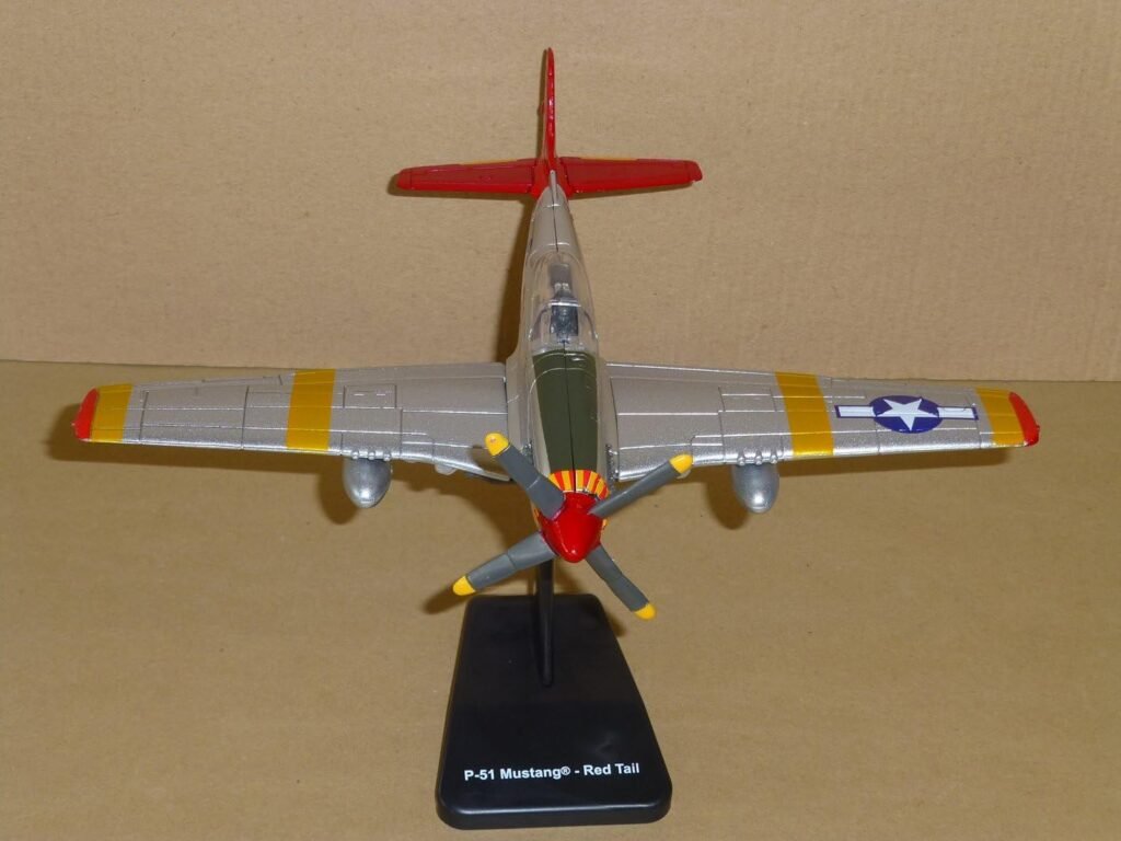 New Ray World War II Replica Fighter Air Planes ClassicAircraft P-51D Red Tails 1:48