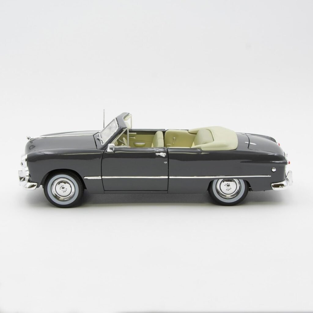 1949 Ford Convertible, Gray - Maisto 31682 - 1/18 Scale Diecast Model Toy Car