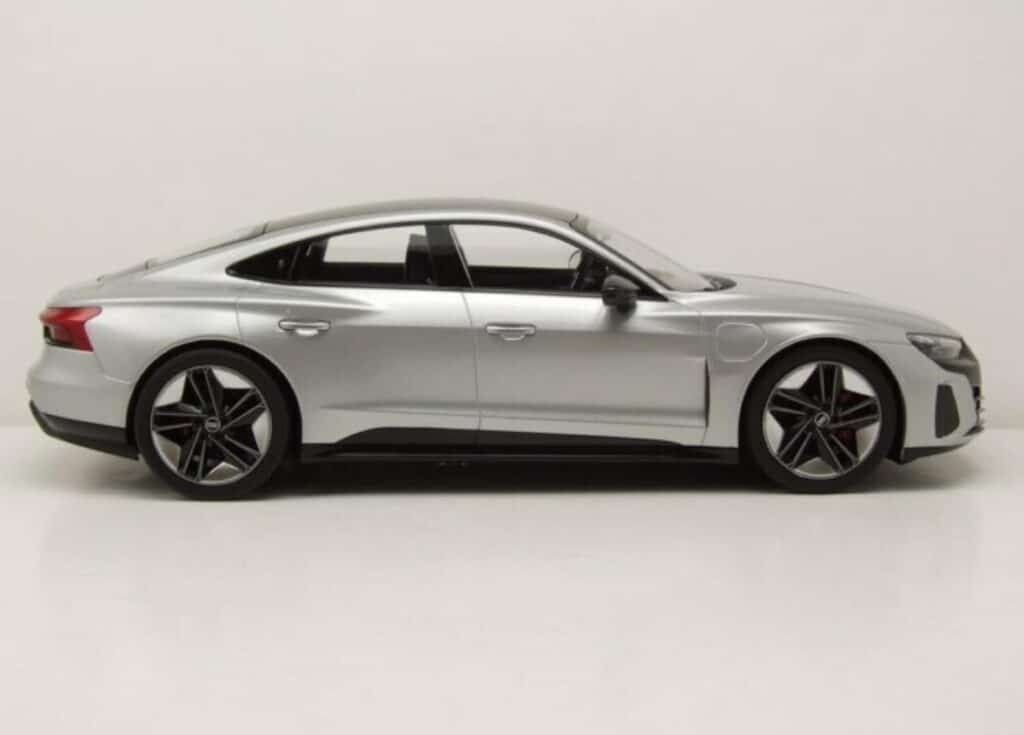 2022 Audi RS e-tron GT 1:18 Scale Special Edition diecast car Model Collection