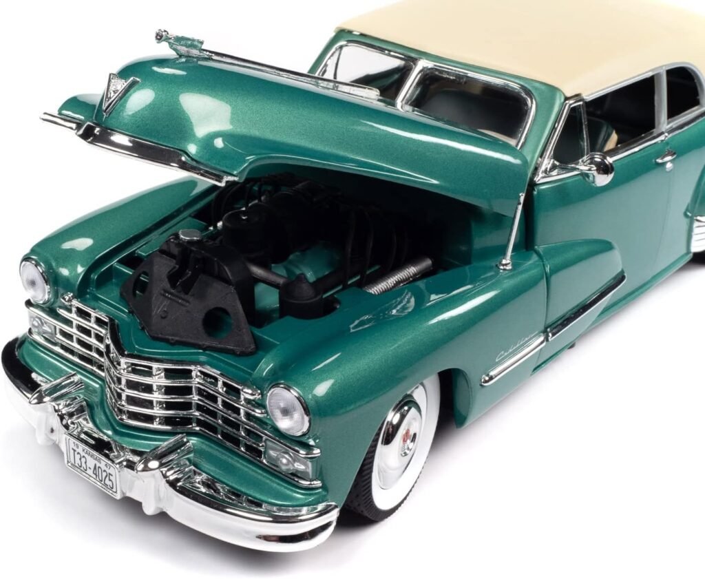 Auto World 1947 Cadillac Series 62 Cabriolet 1:18 Scale Diecast Model