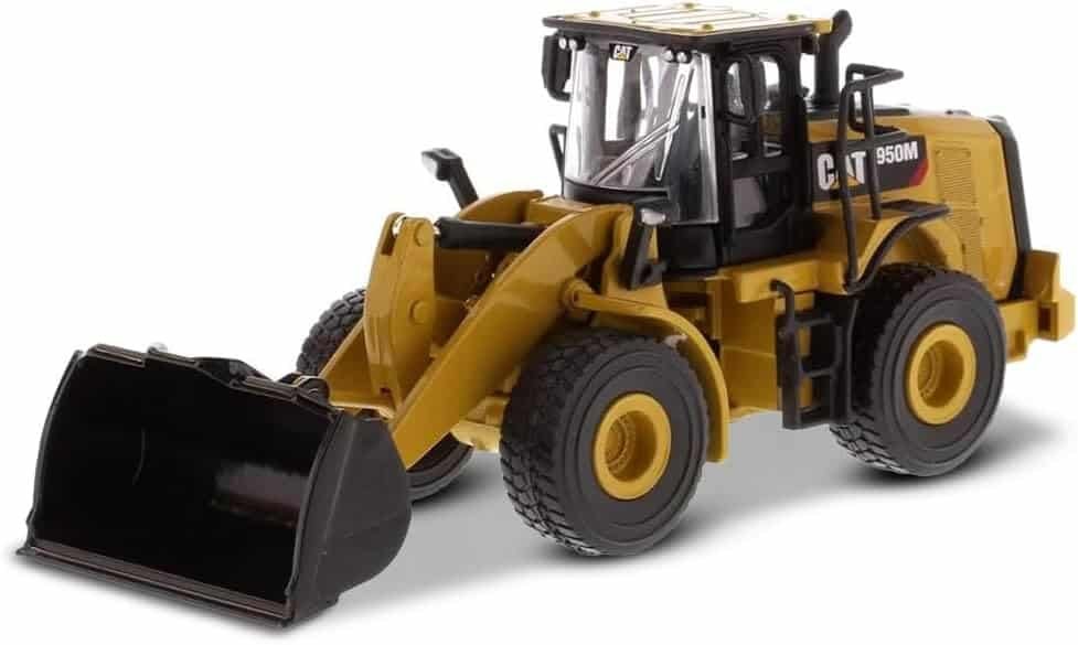 Diecast Masters 1:64 Caterpillar 950M Wheel Loader, Play  Collect Series Cat Trucks  Construction Equipment | 1:64 Scale Model Diecast Collectible Model 85692