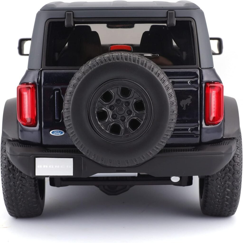 Maisto 2021 Ford Bronco Wildtrak Dark Blue Metallic with Dark Gray Top Special Edition 1/18 Diecast Model Car