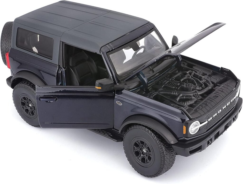 Maisto 2021 Ford Bronco Wildtrak Dark Blue Metallic with Dark Gray Top Special Edition 1/18 Diecast Model Car