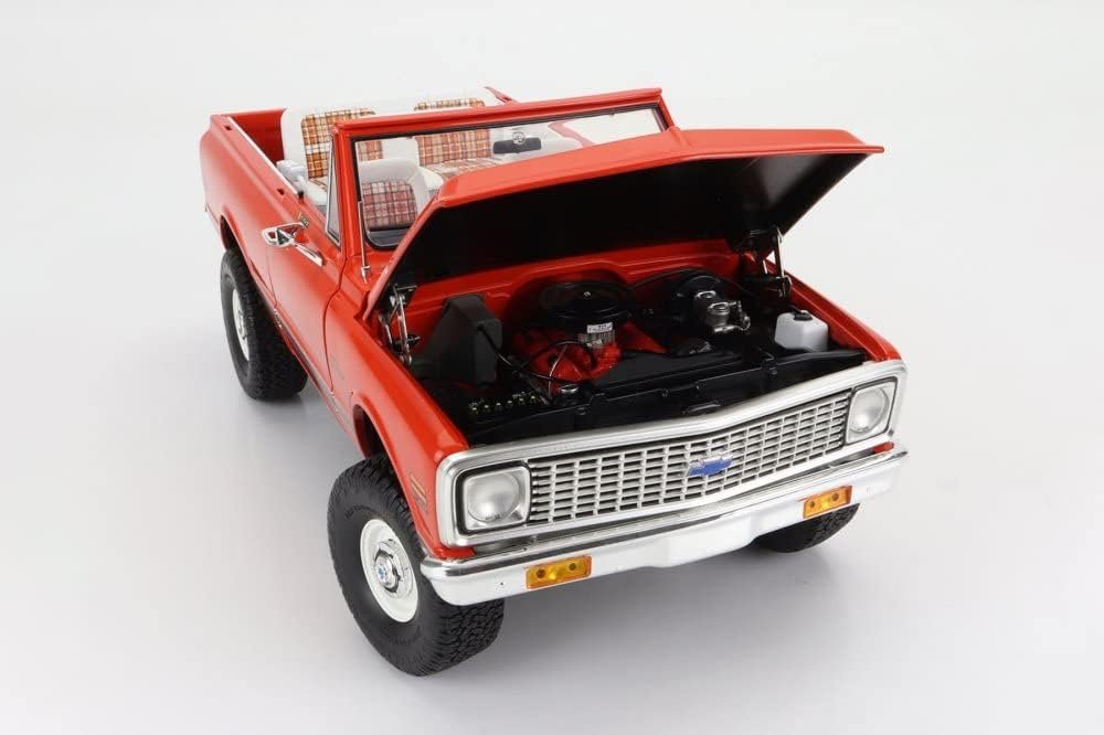 1972 K5 Blazer, Orange - Acme A1807711-1/18 Scale Diecast Model Car