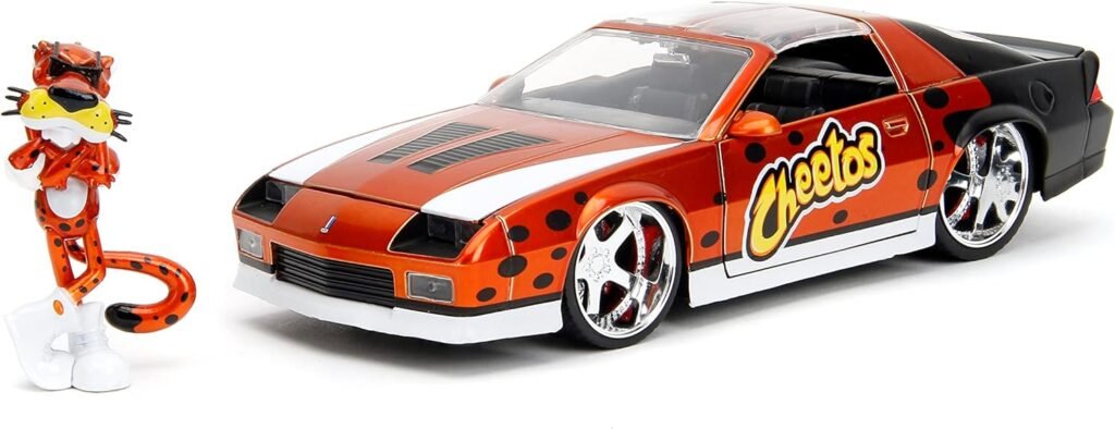 Jada Toys Cheetos 1:24 1985 Chevy Camaro Z28 Die-Cast Car  2.75 Chester Cheetah Figure, Orange