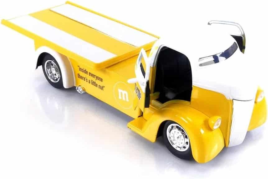 MMs 1:24 1947 Ford COE Flatbed Die-cast Car  2.75 Yellow Figure, Toys for Kids and Adults