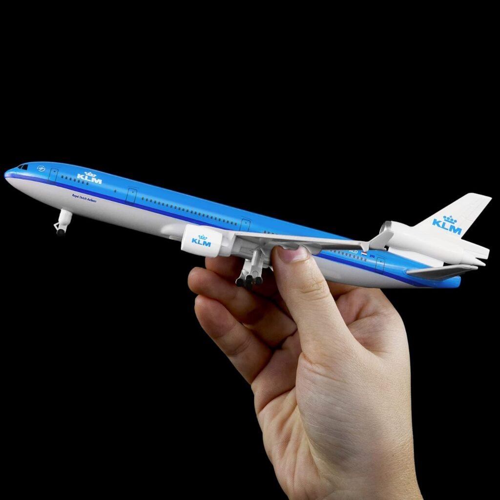 Busyflies 1:300 Scale MD-11-Holland Airplane Models Alloy Diecast Airplane Model