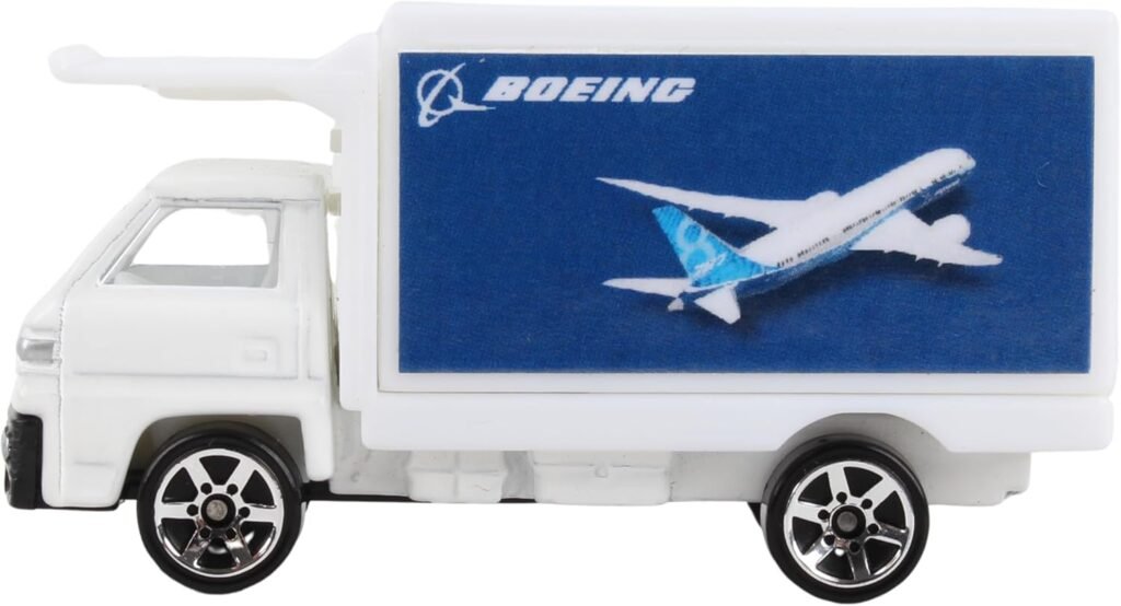 Daron American Airlines Airport Playset with Die-Cast Metal Model Airplane with Plastic Parts, Cars and Transportation Toys for Kids Ages 3+