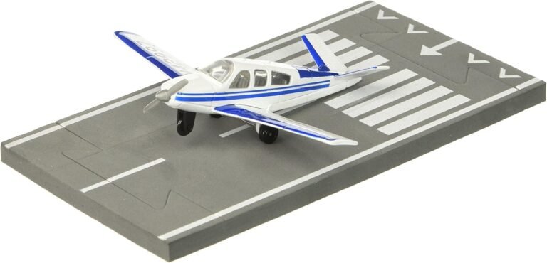 Daron Worldwide Trading Runway24 Beechcraft Bonanza Vehicle Review