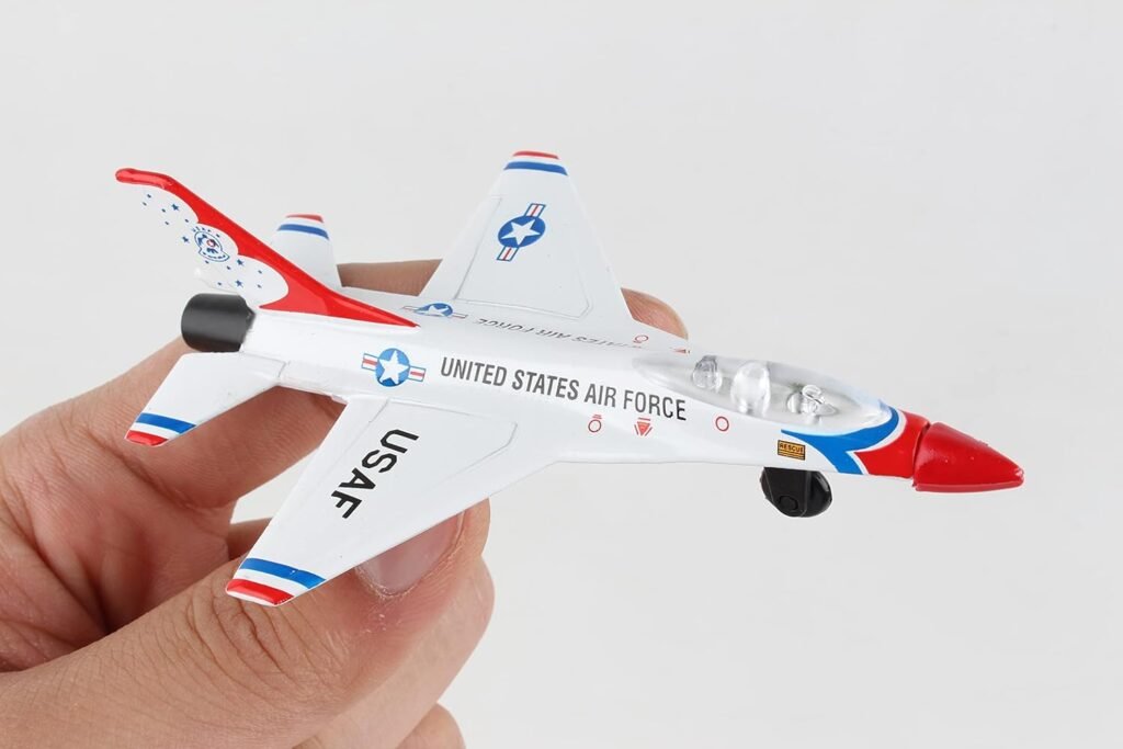 Daron Worldwide Trading Runway24 F-16 Thunderbird No Runway Vehicle