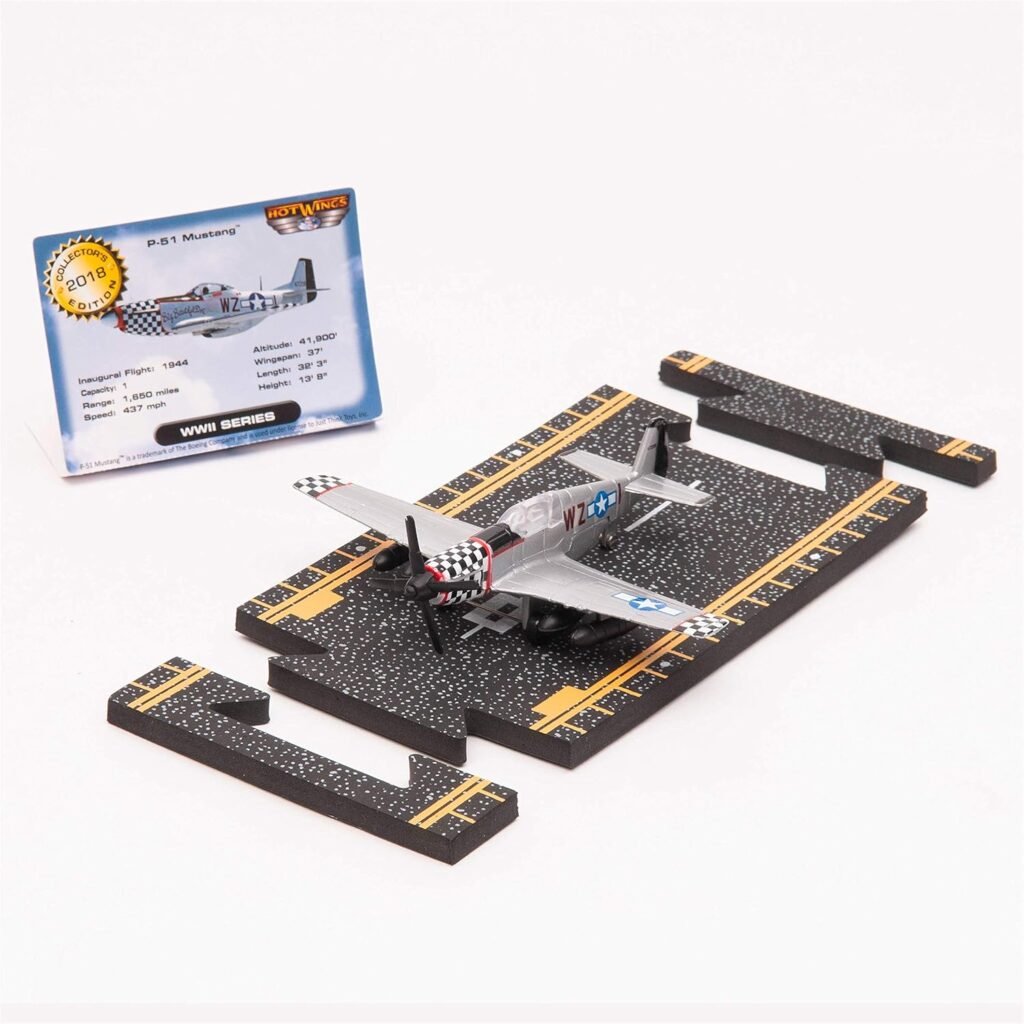 Hot Wings Planes P-51 Mustang with Connectible Runway,Silver