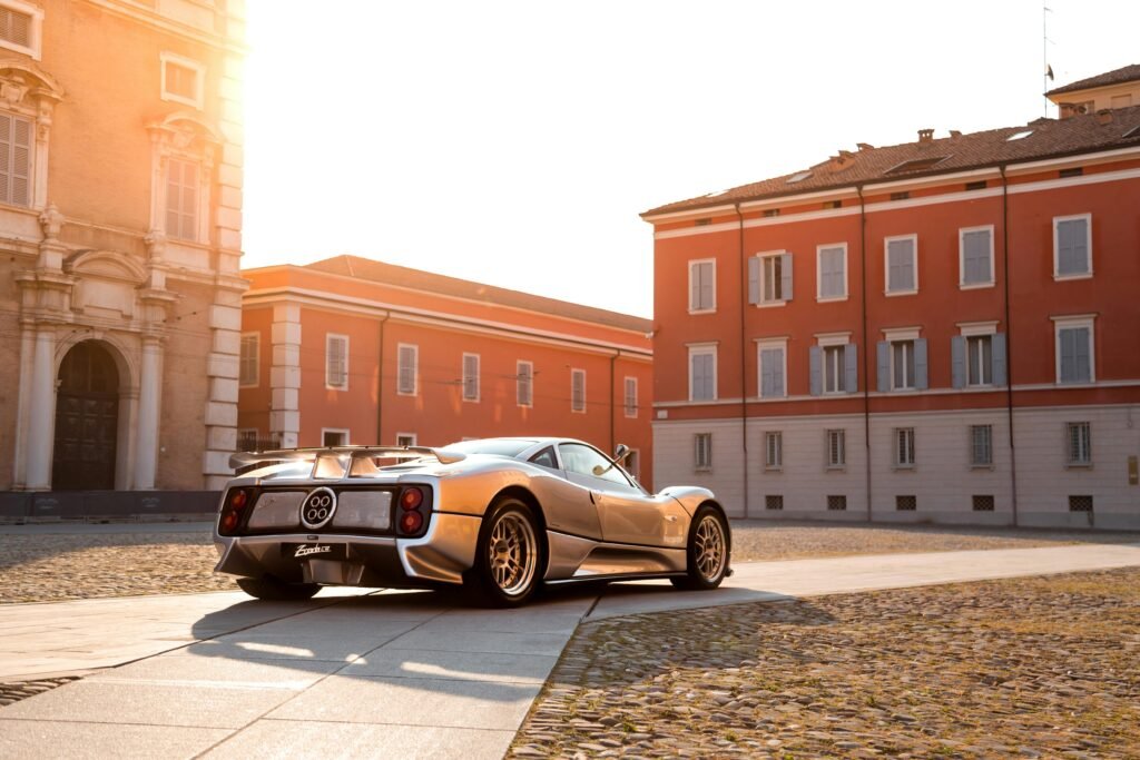 iPariser Alloy Collectible Red Pagani Huayra Dinastia Toy Vehicle Pull Back Die-Cast Car Model with Lights and Sounds
