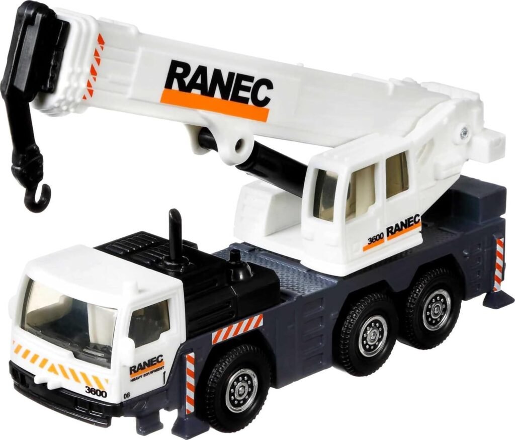 Matchbox Working Rigs 4-Pack, Set of 4 Toy Construction Trucks  Equipment with Moving Parts (Styles May Vary)